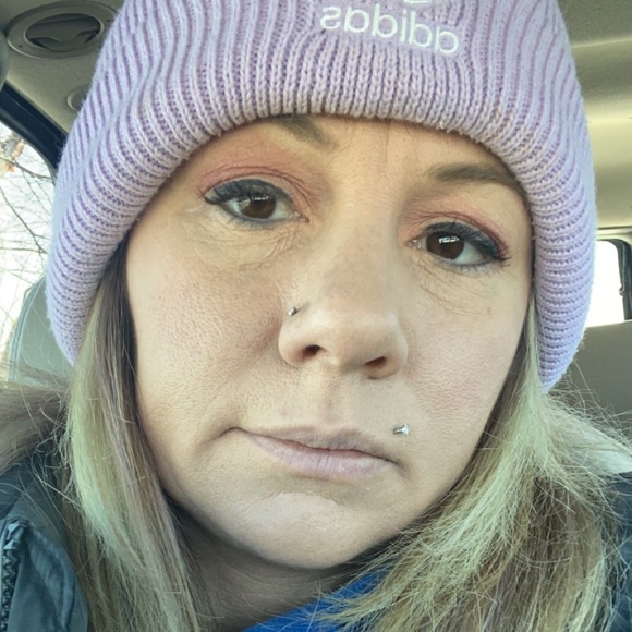 Meet your Posher, Melissa - Picture 1 of 1